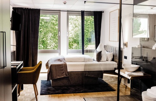 Burscheid Hotel | Discover Gut Landscheid: Exceptional Stay with Spa & Hot Tub
