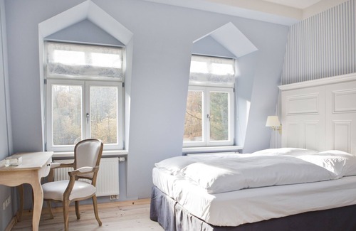 Schorfheide Hotel | Discover Gut Sarnow: Family-Friendly Retreat with Dining