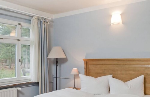 Schorfheide Hotel | Discover Gut Sarnow: Family-Friendly Retreat with Dining