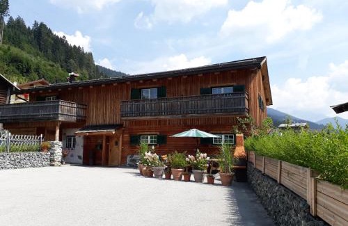Radstadt Apartment | Highly Rated Gut Unterbrunn: Pet & Child Friendly Retreat