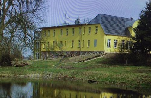 Lubow Apartment | Eco-Friendly Gutshaus with Lake View & Pet-Friendly Amenities