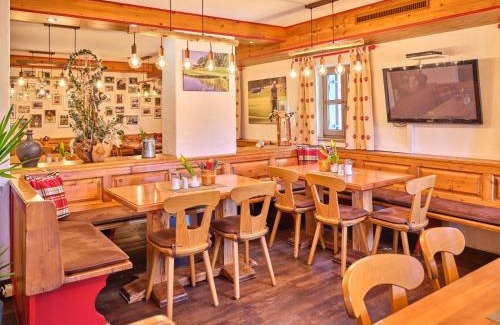Haarbach House | Pet-Friendly Getaway at Gutshof Brunnwies - 8.3/10 Rated