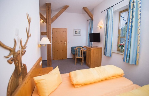Colmberg Other | Cozy Gutshof Colmberg: Family-Friendly with Breakfast Included