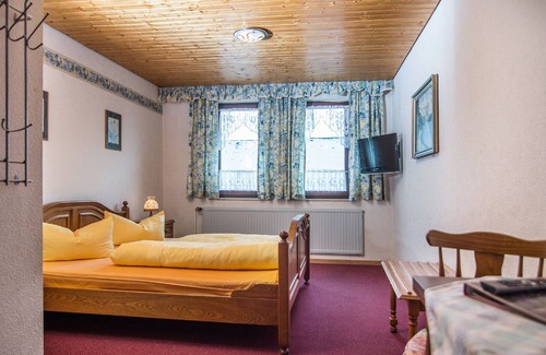 Colmberg Other | Cozy Gutshof Colmberg: Family-Friendly with Breakfast Included