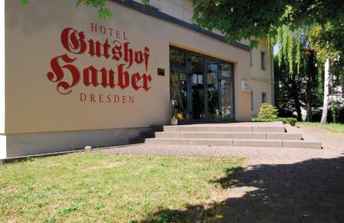 North Tolkewitz/Seidnitz Hotel | Pet Friendly Getaway at Gutshof Hauber - Family Welcomes!