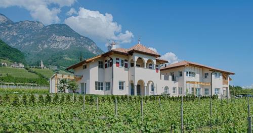 Tramin House | Gutshof Rellich: Top-Rated Oceanfront Retreat for Families