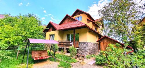 Yaremche Cabin | Gutsulska Oselya: Family-Friendly Stay with Top Ratings