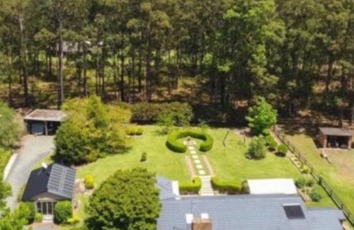 Hallidays Point Bed & Breakfast | Discover Guwala Cottage: Guest Rated 9/10 with Pool