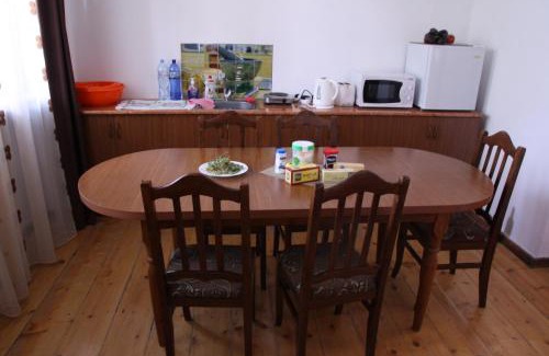 Khashuri House | Top-Rated Gvirilas Sakhli Guest House: Family & Pet Friendly