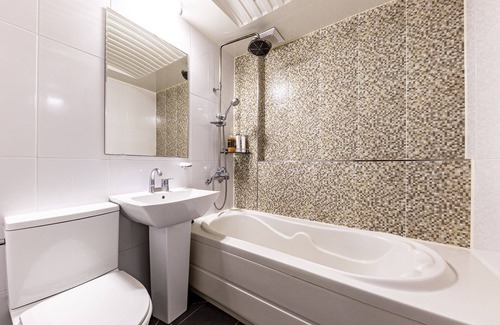 Dong-Gu Hotel | Eco-Friendly Stay at Gwangju Sansudong Hwangto Hotel