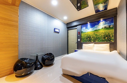 Dong-Gu Hotel | Eco-Friendly Stay at Gwangju Sansudong Hwangto Hotel