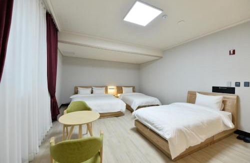 Buk-gu Hotel | Gwangju Tourist Hotel: Accessible Comfort with Breakfast Included