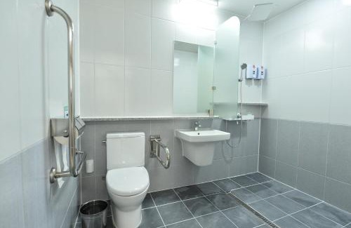Buk-gu Hotel | Gwangju Tourist Hotel: Accessible Comfort with Breakfast Included