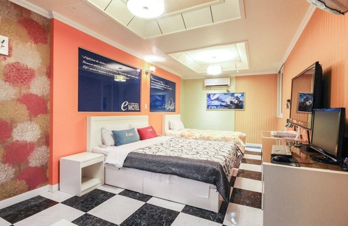 Buk-gu Hotel | Eco-Friendly Gwangju Unamdong E with Breakfast & Kitchen