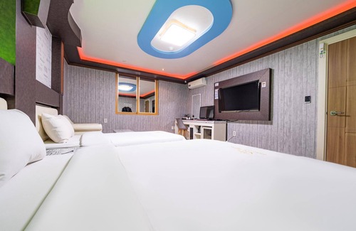 Suncheon Hotel | Discover Gwangyang CCK: Eco-Friendly Stay with Breakfast