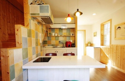 Gwangyang House | Eco-Friendly Gwangyang Hajo Country Pension with Breakfast