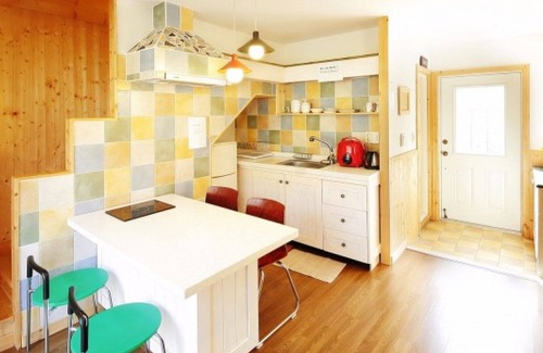 Gwangyang House | Eco-Friendly Gwangyang Hajo Country Pension with Breakfast