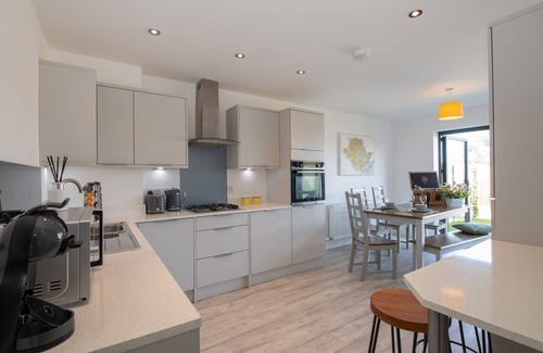 Llanfaelog House | Gwel Y Mynydd - Perfect Family Retreat in Anglesey