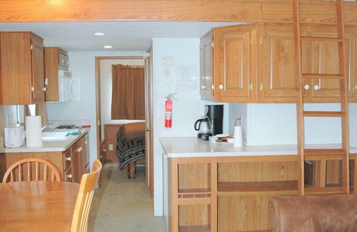Cooper Landing Apartment | Experience Gwin's Lodge Poplar Chalet #2 with Family-Friendly Amenities