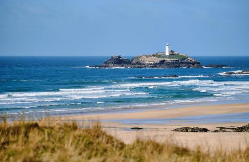 Gwithian Ski Chalet | Pet-Friendly Gwithian Sea Dream Beach Chalet - Rated 9.1/10
