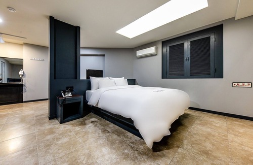 Buk-gu Hotel | Eco-Friendly Comfort at Gwnagju Sinandong Cook Hotel