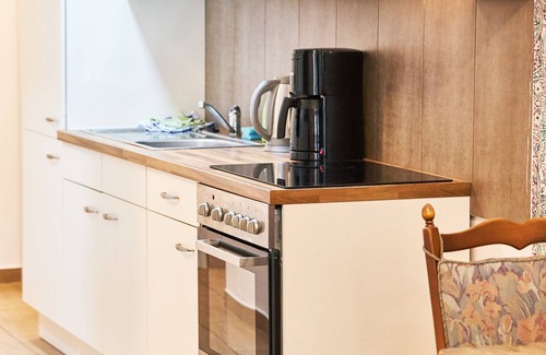 Mitte House | Eco-Friendly Retreat at Gwuni Mopera with Spa & Dining