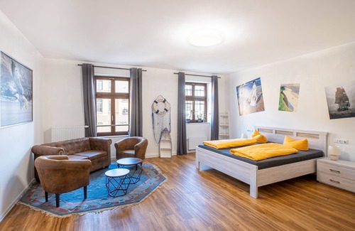 Mitte House | Eco-Friendly Retreat at Gwuni Mopera with Spa & Dining