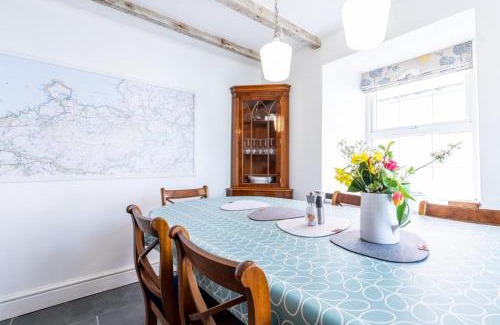 Newport House | Experience Gwylfa: Pet & Child Friendly with 10/10 Rating