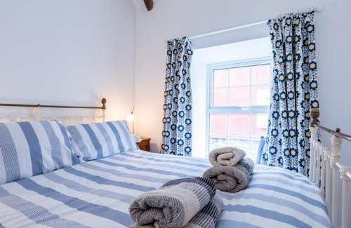 Newport House | Experience Gwylfa: Pet & Child Friendly with 10/10 Rating