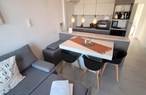 Puerto Madryn Apartment | Kid-Friendly Getaway at Gwyneth Casa de Playa, Rated 9.8