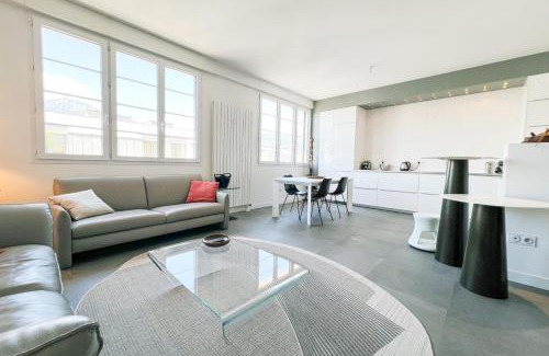 Grenoble City Centre Apartment | Discover GX Le Belgrade T4: Central Stay for Families