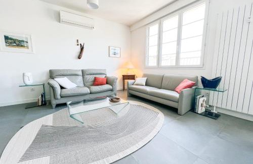 Grenoble City Centre Apartment | Discover GX Le Belgrade T4: Central Stay for Families