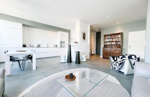 Grenoble City Centre Apartment | Discover GX Le Belgrade T4: Central Stay for Families