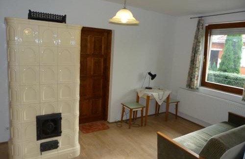 Debrecen Apartment | Guest Favorite Gyümölcsöskert Szálláshely with Breakfast & Pets