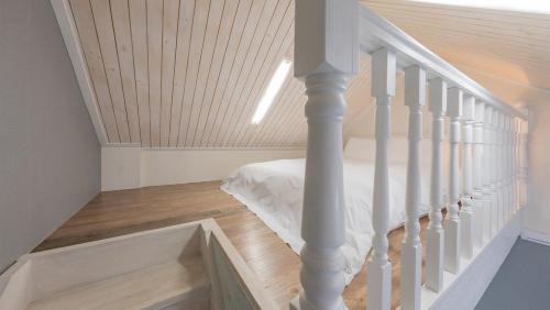 Gyeongju House | Artistic Haven: Gyeongju Pension with Pool & Family-Friendly Fun