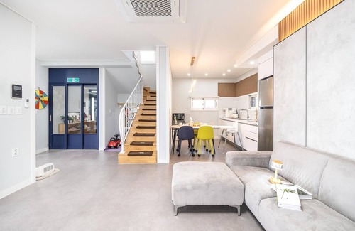 Gyeongju House | Discover Gyeongju Blibli Poolvilla with Family-Friendly Amenities