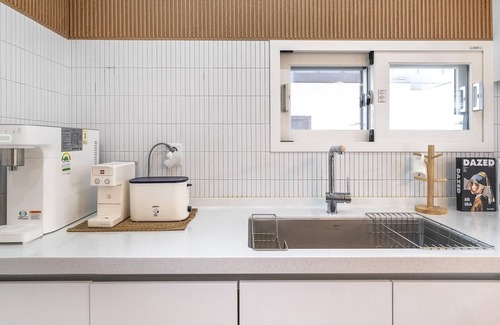 Gyeongju House | Discover Gyeongju Blibli Poolvilla with Family-Friendly Amenities
