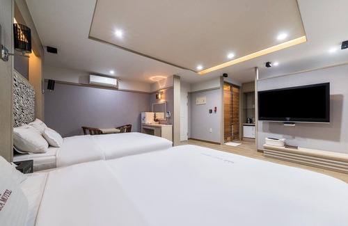 Gyeongju Hotel | Eco-Friendly Gyeongju Bomun Zara with Breakfast & Hot Tub