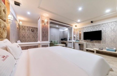 Gyeongju Hotel | Eco-Friendly Gyeongju Bomun Zara with Breakfast & Hot Tub