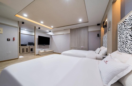 Gyeongju Hotel | Eco-Friendly Gyeongju Bomun Zara with Breakfast & Hot Tub