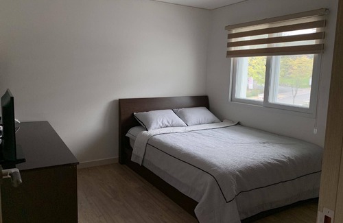 Gyeongju Hotel | Eco-Friendly Gyeongju Bulguksa Roamers Stay - 10/10 Rated