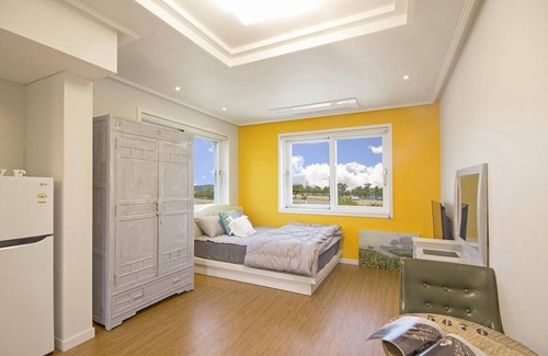 Gyeongju House | Family-Friendly Gyeongju Casting Pension with Kitchen Access