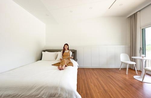 Gyeongju House | Relaxing Ocean View at Gyeongju Charm Pension Resort