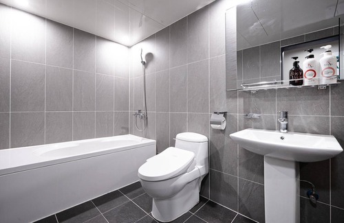 Gyeongju Hotel | Eco-Friendly Gyeongju Coza Hotel with Hot Tub & Breakfast