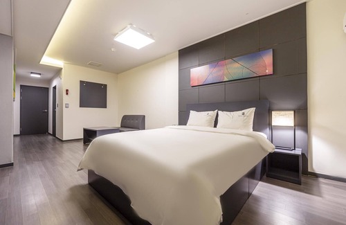 Gyeongju Hotel | Eco-Friendly Gyeongju Coza Hotel with Hot Tub & Breakfast