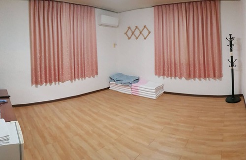 Gyeongju Hotel | Budget-Friendly Gyeongju Dongsung Youthtel with Breakfast