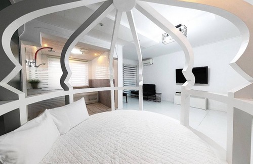 Gyeongju House | Eco-Friendly Retreat at Gyeongju Euphoria Pension
