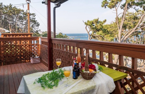 Gyeongju House | Relaxing Family Retreat at Gyeongju Gampo Sonamu Pension