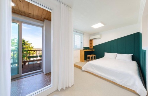 Gyeongju House | Relax at Gyeongju Insta SPA Pension with Pool & Breakfast
