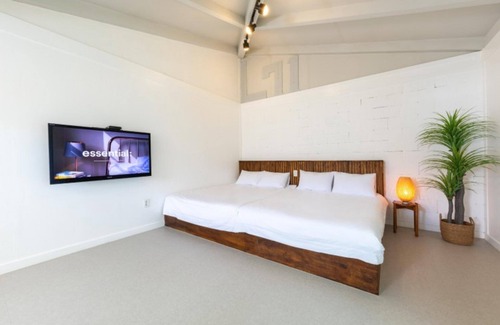 Gyeongju House | Relax at Gyeongju Insta SPA Pension with Pool & Breakfast